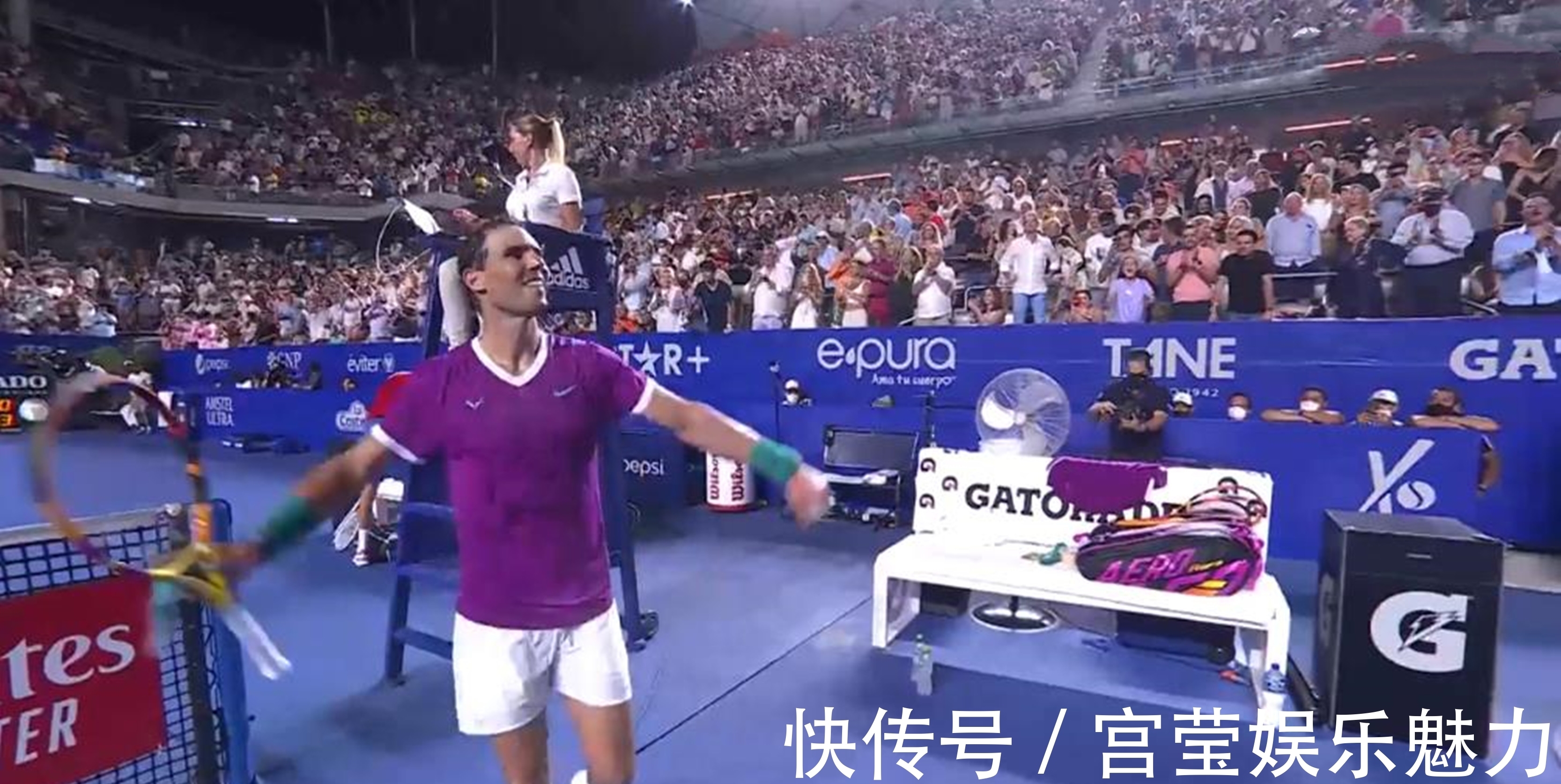 扮演了至关 扮演了至关