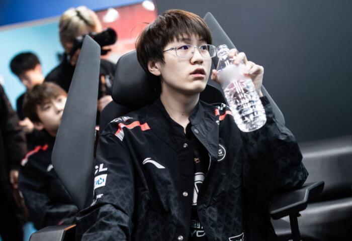 的支点型前 的支点型前