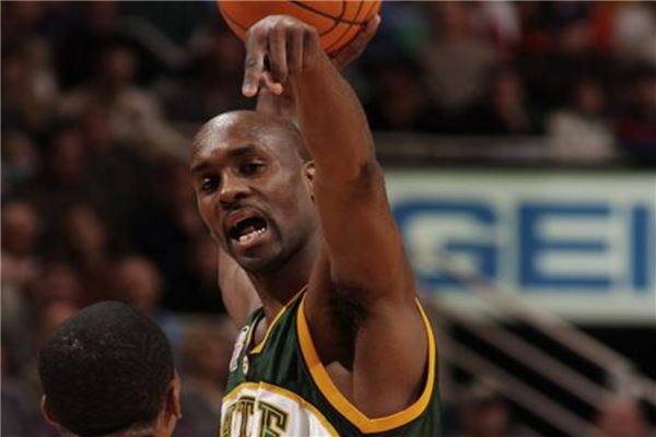 队防线赢得 队防线赢得