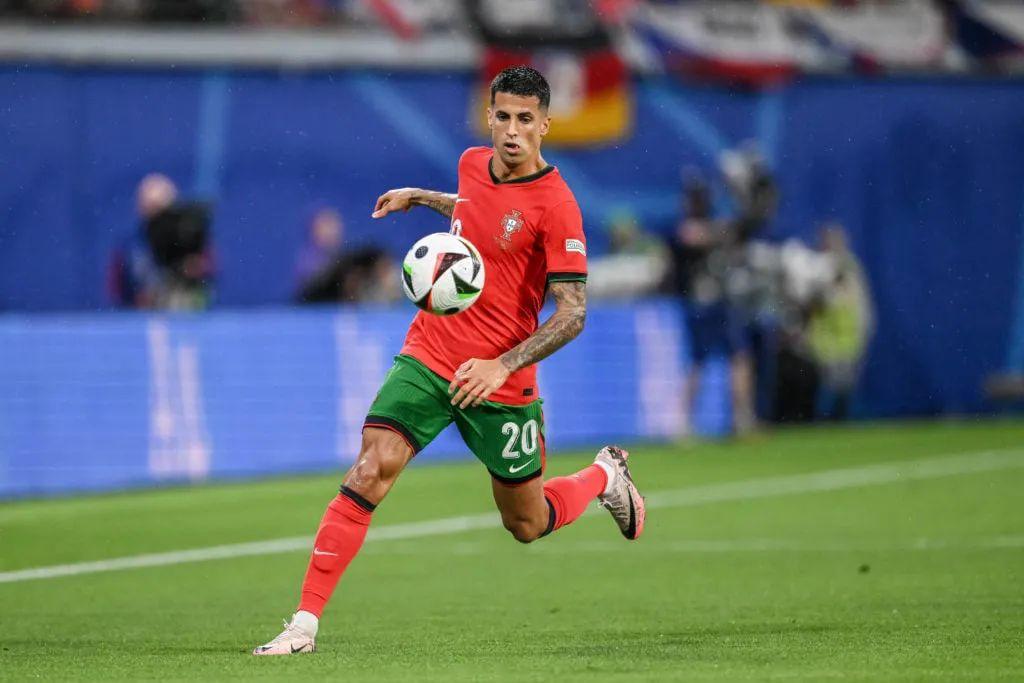 女性与青少 女性与青少