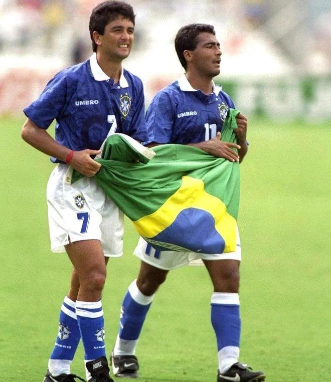 球员名字 球员名字